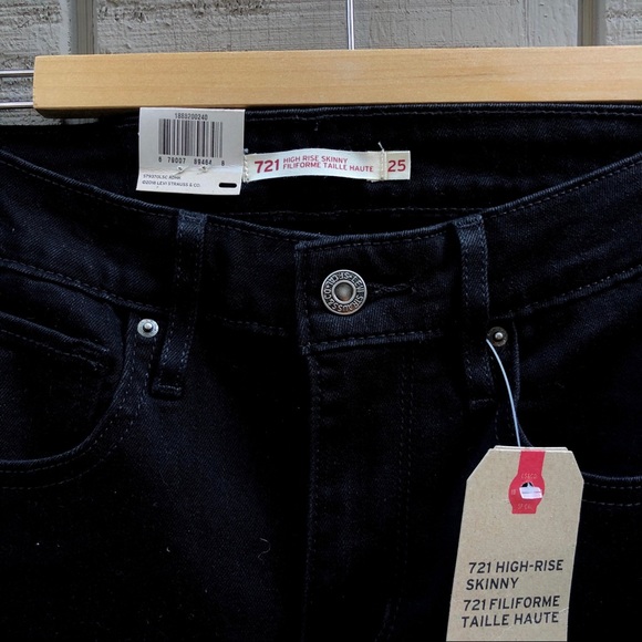 NWT Levi’s 721 High Rise Skinny Jeans in Black - Picture 4 of 8